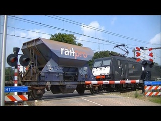 Spoorwegovergang Notter // Dutch railroad crossing