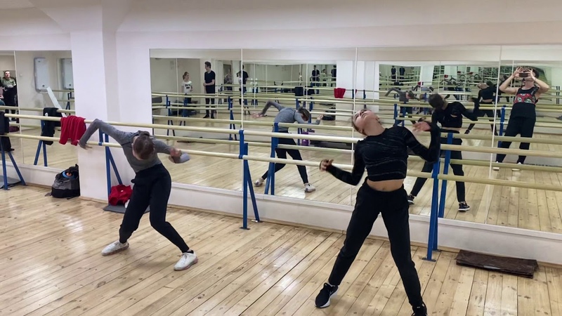 Team Tutberidze. Maya Khromykh and Kamila Valieva Bad