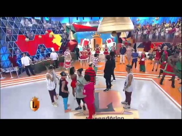 Les Twins dão show de dança no palco do