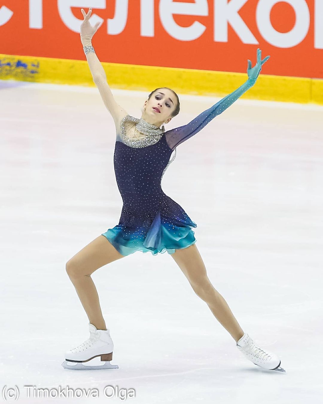 NWcQdnJ5icM.jpg
