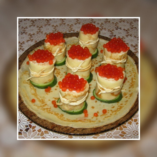 блины с икрой красной и творожным сыром. блины с семгой и икрой. рулетики блинные блинные рулетики с красной рыбой. блины с икрой и рыбой. блинчики с икрой и творожным сыром.