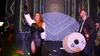 DERYA ULU - ESMERN ADI OYA (SARIINLAR AT) AMASYA SEVG FESTVAL KONSER #deryaulug #amasya