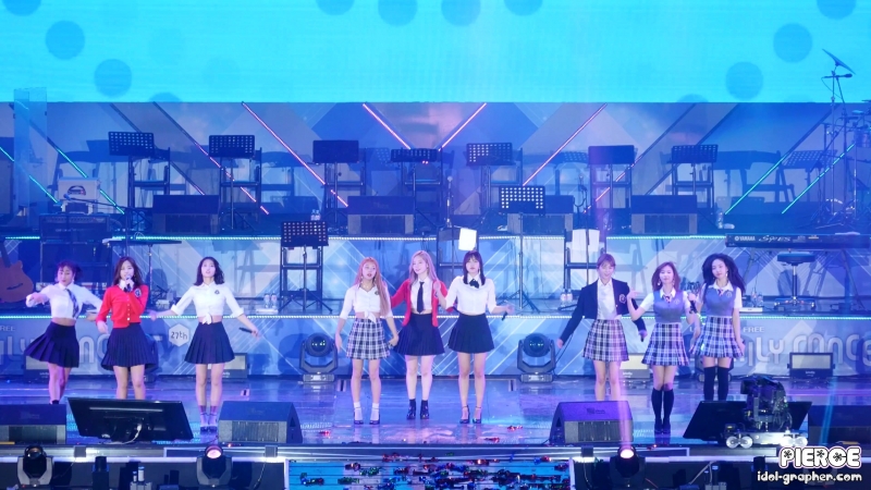 Фанкам 180623 Twice Cheer Up Lotte Duty Free Family Festival