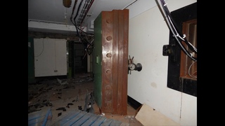 We explore an abandoned Bank which had the biggest Vault !!!