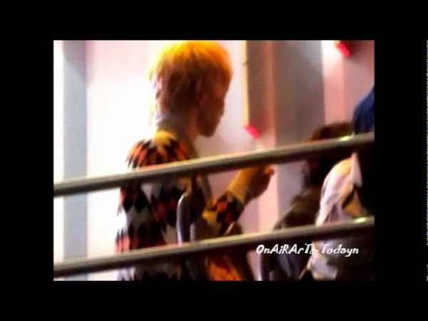 FANCAM 111022 CUTIE SHINee on New York sight seeing bus ( KEY