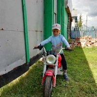 Миша Андреев