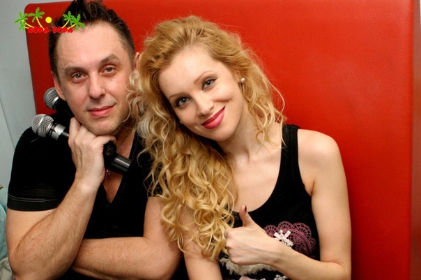 Очень большие": Ева из "Кухни" обтянула пышный бюст тугой майкой (фото)