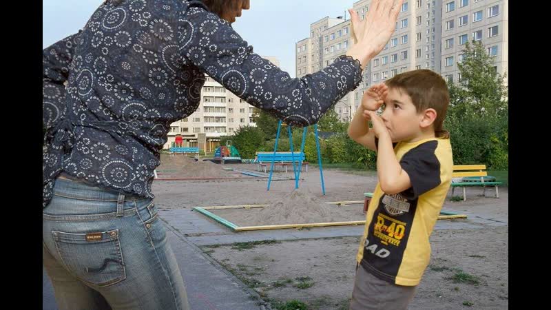 В Парковом мать чуть не задушила ребенка, обидевшего ее