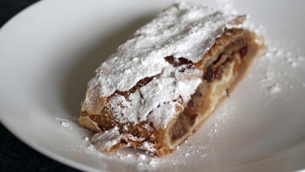 How to make an authentic Austrian Apfelstrudel Cooking