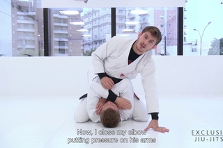 Exclusive Jiu-Jitsu - Cross Choke from the Mount - Essence Of Jiu-Jitsu