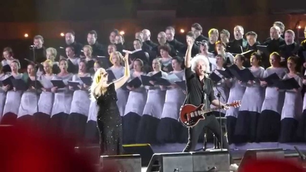 Brian May + Kerry Elli somebody to love ( Arena di
